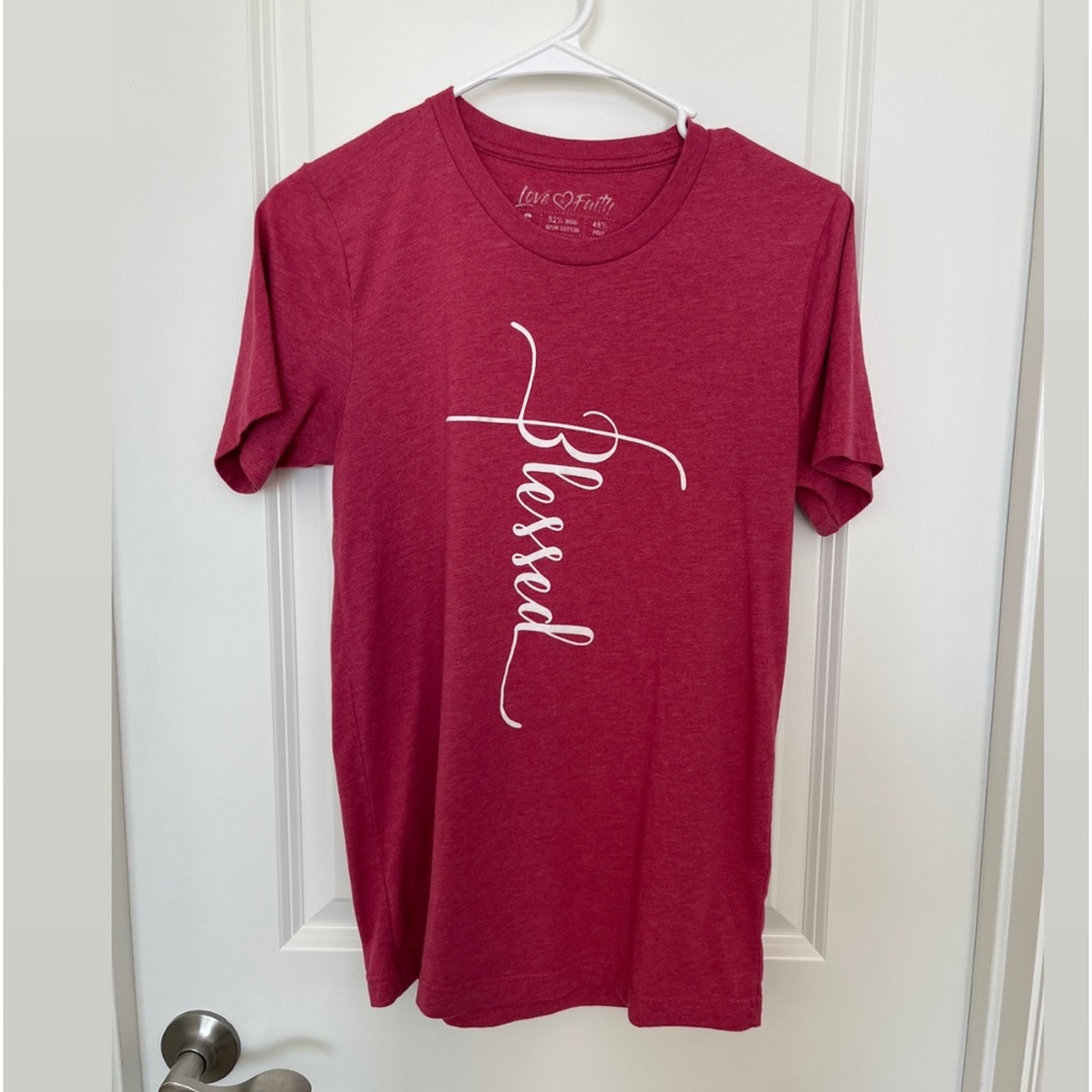 Love in Faith Red Blessed Tee Shirt Size Small Excellent Condition
